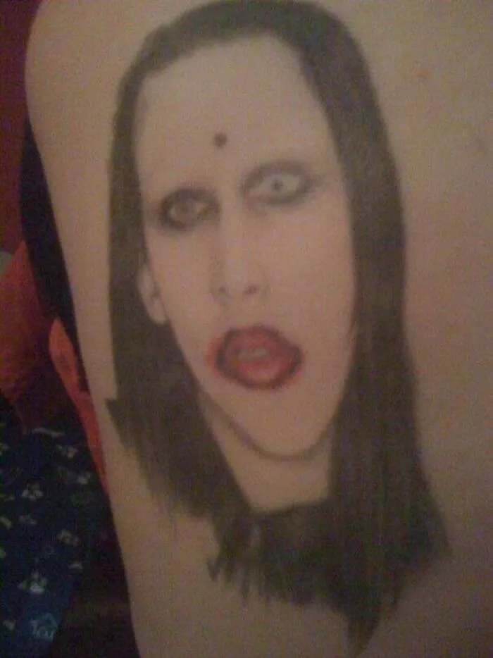 27 Personas que no se dan cuenta de lo horribles que son sus tatuajes (nuevas imágenes)
