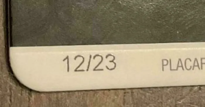 Me gané una tarjeta de regalo en la escuela… que ya expiró. Esperaba un poco más, literalmente voy a una escuela privada 