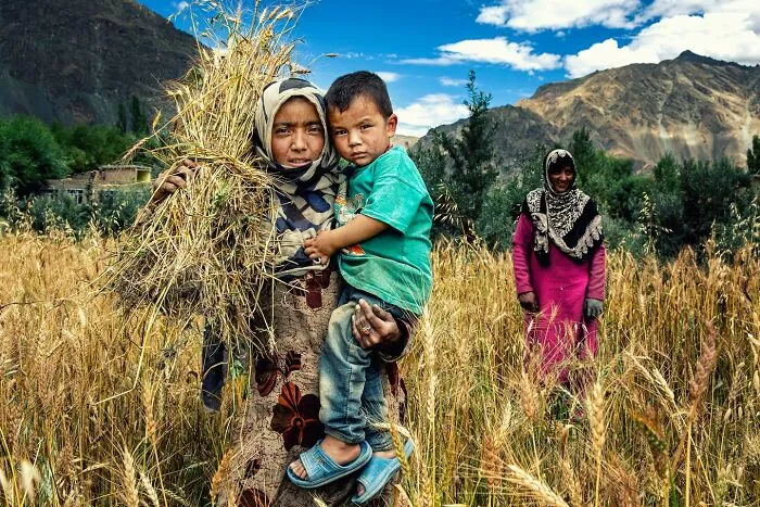 A Glimpse Into Different Cultures: 20 Captivating Photographs By Hamed AlGhanboosi