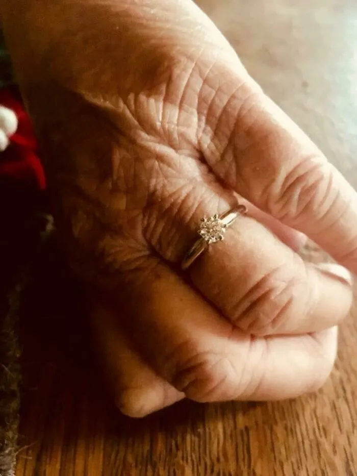 My Grandparents Couldn’t Afford An Engagement Ring 42 Years Ago, So My Grandpa Gave Her One For Christmas And Asked Her To Marry Him. She Started Crying