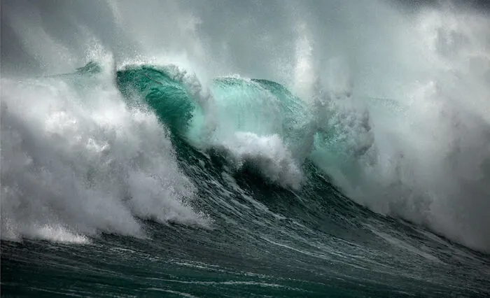 40 Awe-Inspiring Photos That Showcase The Majesty Of Ocean Waves By Rachael Talibart