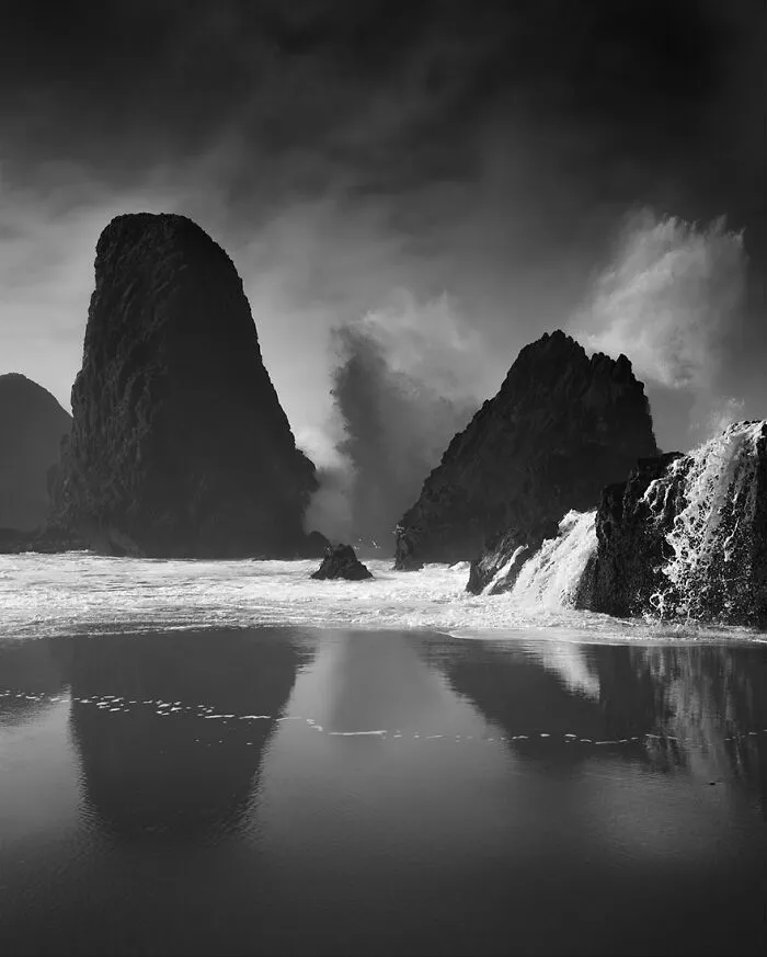 40 Awe-Inspiring Photos That Showcase The Majesty Of Ocean Waves By Rachael Talibart