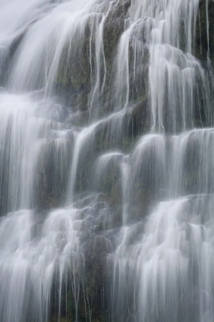 40 Awe-Inspiring Photos That Showcase The Majesty Of Ocean Waves By Rachael Talibart