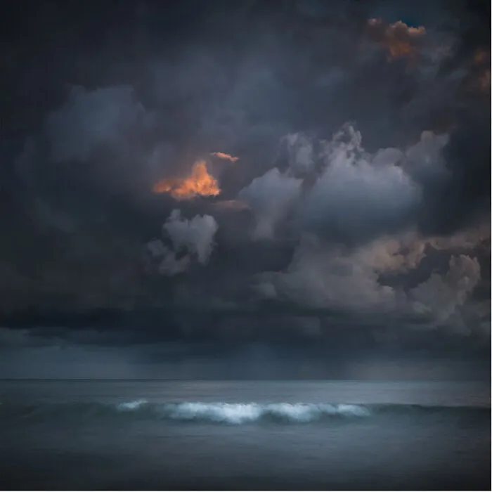 40 Awe-Inspiring Photos That Showcase The Majesty Of Ocean Waves By Rachael Talibart