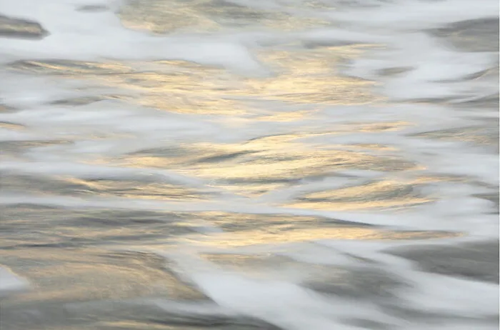 40 Awe-Inspiring Photos That Showcase The Majesty Of Ocean Waves By Rachael Talibart
