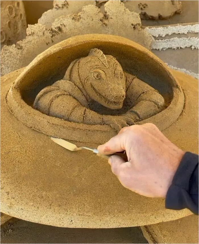 26 Sand Sculptures By This Italian Artist That Blend Architecture, Nature, And Pop Culture