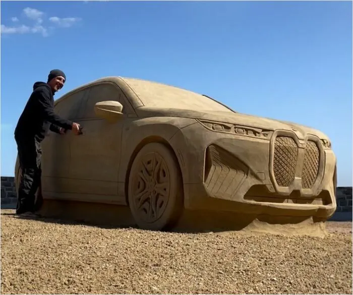 26 Sand Sculptures By This Italian Artist That Blend Architecture, Nature, And Pop Culture
