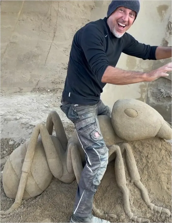 26 Sand Sculptures By This Italian Artist That Blend Architecture, Nature, And Pop Culture