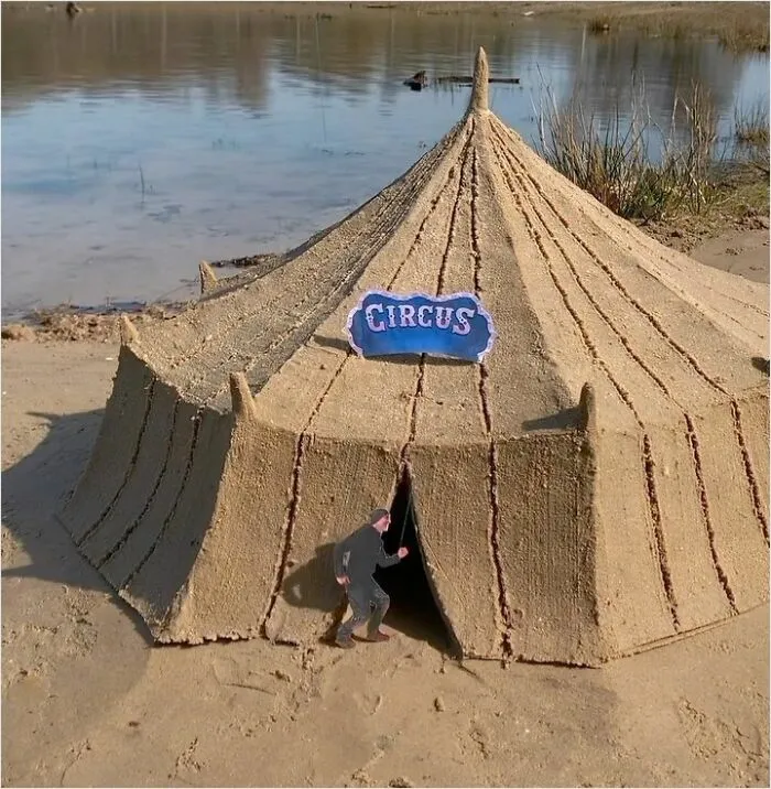 26 Sand Sculptures By This Italian Artist That Blend Architecture, Nature, And Pop Culture