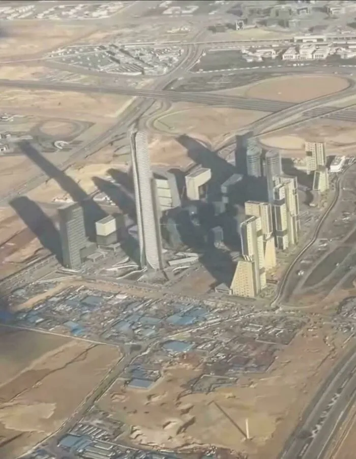 Distrito financiero de la nueva capital administrativa de Egipto desde un avión