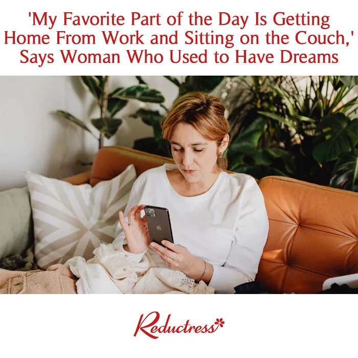 This Satirical Online Page Has 1.2M People In A Chokehold With Its Spot-On Hilarious Headlines (New Pics)