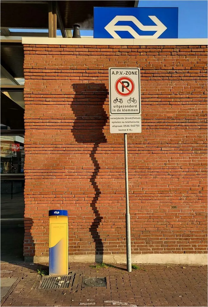 Zig Zagged Bricks Making A Zig Zagged Shadow