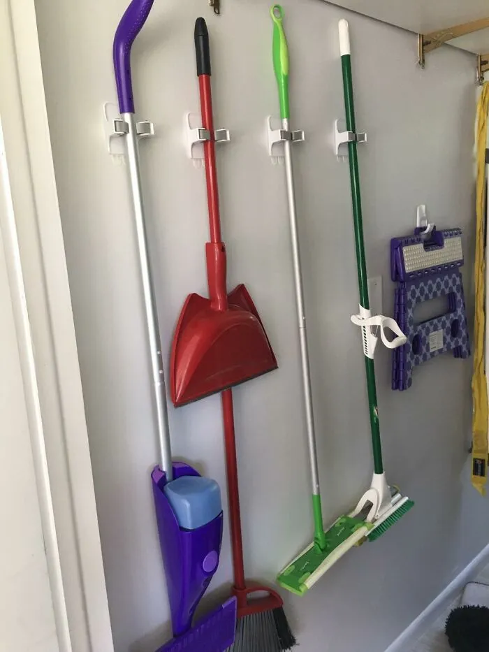Get A Grip On Cleaning With <a Style="Display:inline;" Href="Https://Www.amazon.com/Command-Household-Organizer-Christmas-Decorations/Dp/B01g1y42h0?ie=utf8&th=1&linkcode=ll1&tag=bpsquid-20&linkid=b8d2ee61ca6572472258dd3f3ee4cb6d&language=en_us&ref_=as_li_ss_tl" Target="_blank"><span Style="Font: Inherit; Color: #d74b1f;"> Broom And Mop Grippers </Span> That Keep Your Cleaning Tools In Line!