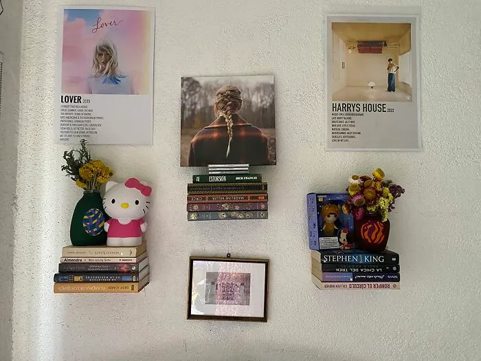 Defy Gravity And Elevate Your Library With <a Style="Display:inline;" Href="Https://Www.amazon.com/Umbra-Conceal-Floating-Bookshelf-Silver/Dp/B000ivrtbo?ie=utf8&th=1&linkcode=ll1&tag=bptoucan-20&linkid=b9f318a135e87b3f3073341f802a209c&language=en_us&ref_=as_li_ss_tl" Target="_blank"><span Style="Font: Inherit; Color: #d74b1f;"> Floating Bookshelves </Span> That Make Your Favorite Reads Appear To Be Floating On Air