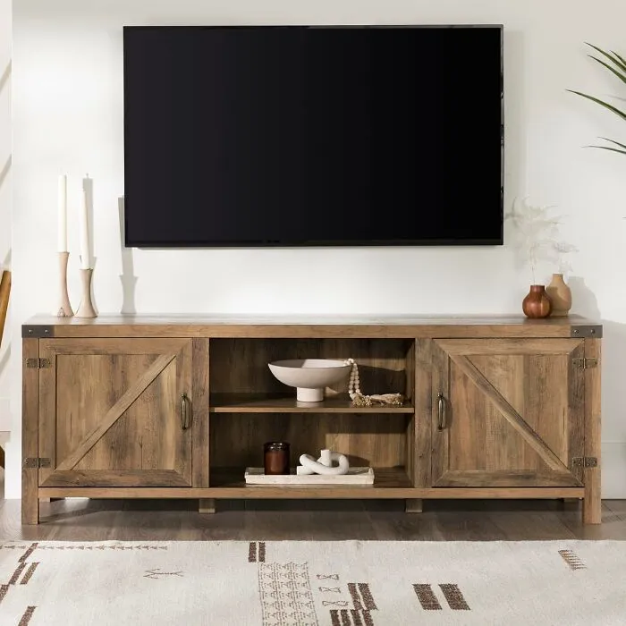 Rustic Vibes Meets Modern Entertainment With A <a Style="Display:inline;" Href="Https://Www.amazon.com/Walker-Edison-Georgetown-Modern-Farmhouse/Dp/B07k8yl3tc?pd_rd_w=crqv8&content-ID=amzn1.sym.42aa4ac9-41cf-40f2-844a-256751b93dbf&pf_rd_p=42aa4ac9-41cf-40f2-844a-256751b93dbf&pf_rd_r=65c02qndae9mwbsza2x0&pd_rd_wg=0pusb&pd_rd_r=2f27cc5c-F46d-4c33-B516-056b14ac2a91&pd_rd_i=b07k8yl3tc&th=1&linkcode=ll1&tag=bptoucan-20&linkid=bd87a0527ba3608f04bc20002c40879e&language=en_us&ref_=as_li_ss_tl" Target="_blank"><span Style="Font: Inherit; Color: #d74b1f;"> Farmhouse TV Stand </Span> That Brings A Touch Of Country Charm To Your Living Room
