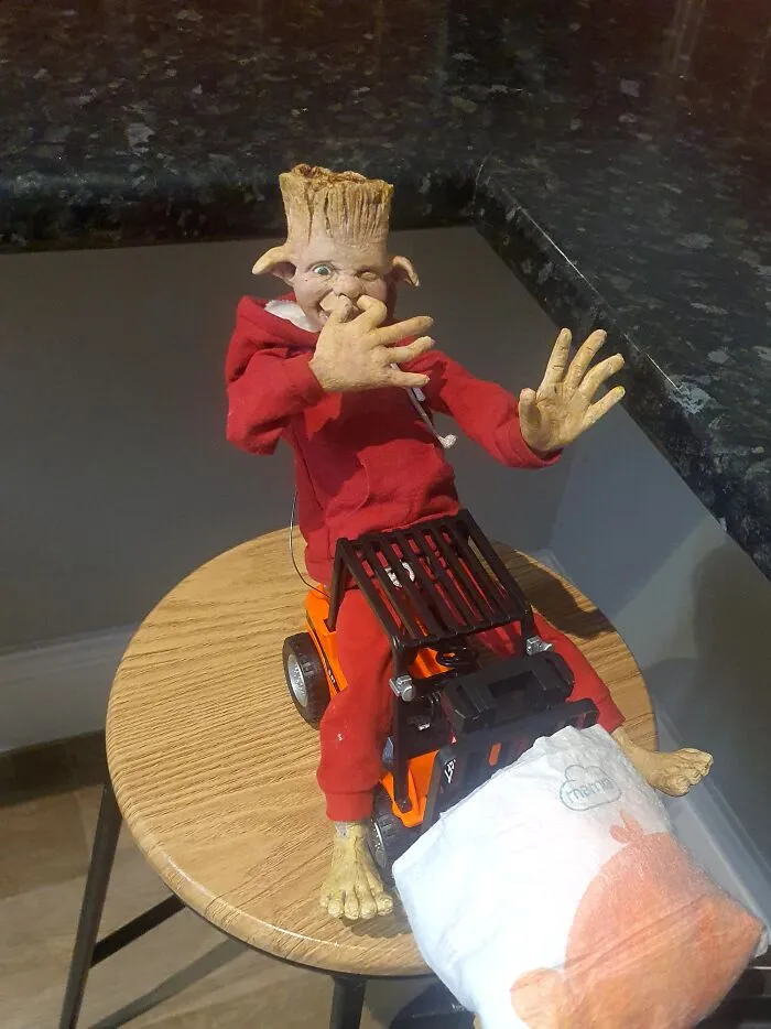 I Made A One-Of-A-Kind Elf For My Daughter And It Became A Lesson In Acceptance (35 Pics)