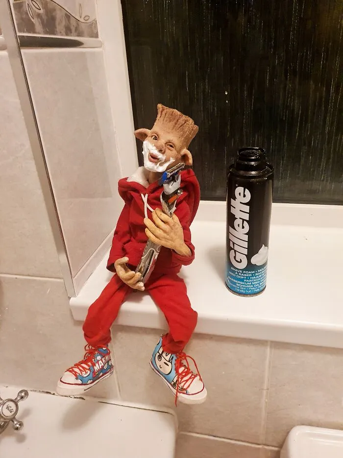 I Made A One-Of-A-Kind Elf For My Daughter And It Became A Lesson In Acceptance (35 Pics)
