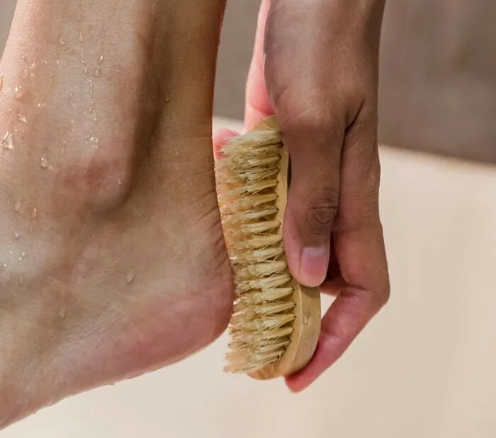 “I Can Smell These In Someone From Several Feet Away”: 30 Hygiene Habits Everybody Should Follow