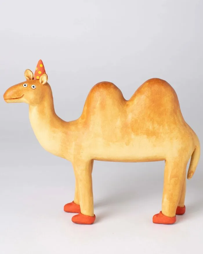 30 Quirky Ceramic Figures By Helen Burgess That Might Make You Smile