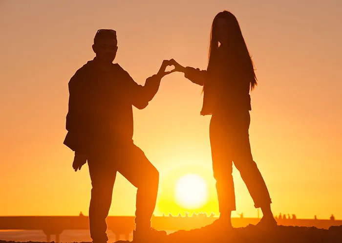 “What’s Something People Romanticize But Is Actually Awful?” (30 Answers)