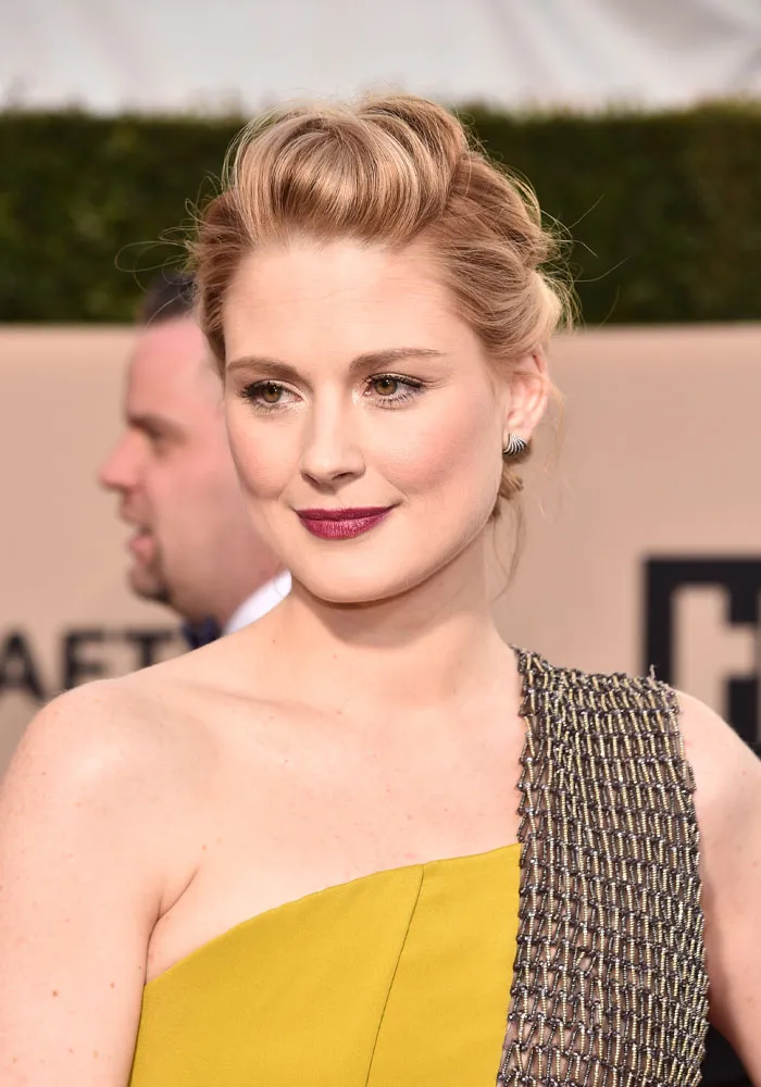 Alexandra Breckenridge as Mel Monroe