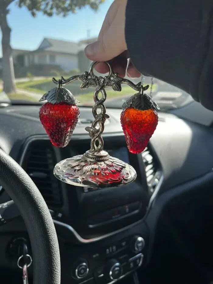 50 Second-Hand Discoveries That Are As Strange As They Are Spectacular