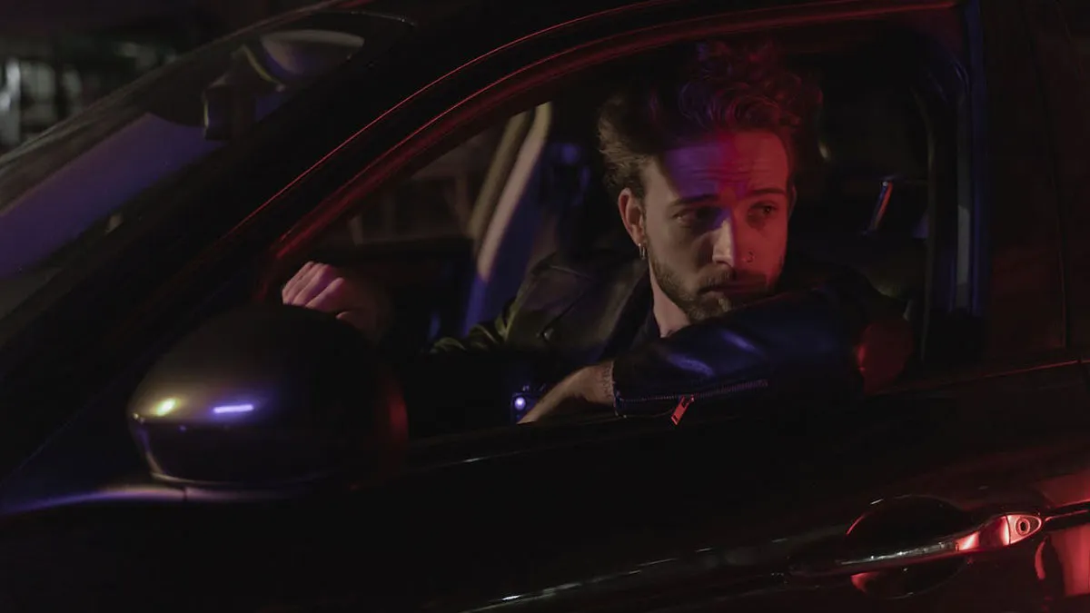 "She Was Just On A Date": Guy Kicks Girl Out Of His Car Right After Picking Her Up