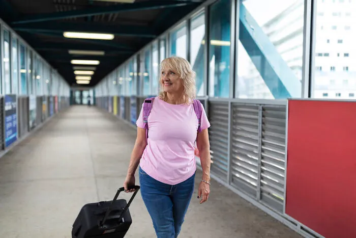 “Kidney Stone Decided To Pass On My Flight”: 39 Flight Horror Stories From Funny To Traumatic