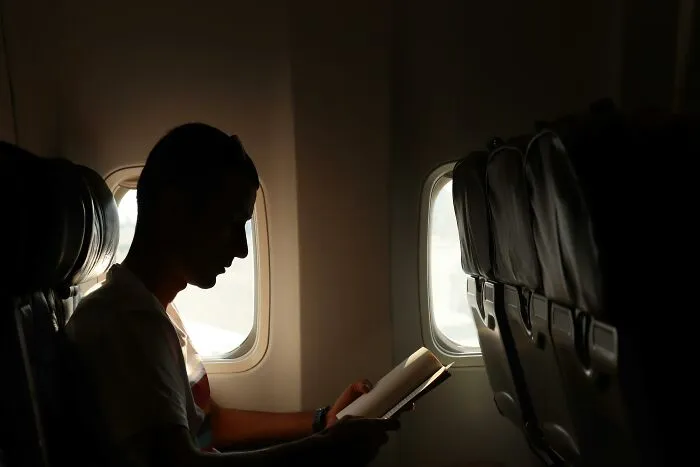 “Kidney Stone Decided To Pass On My Flight”: 39 Flight Horror Stories From Funny To Traumatic