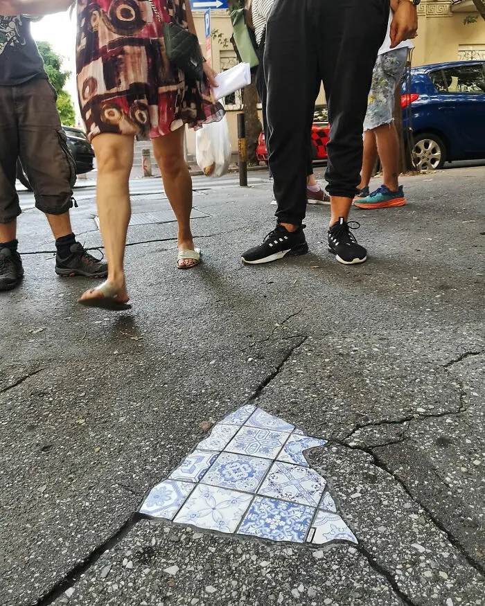 Artist Mends Cracked Sidewalks, Potholes, And Buildings Using Vibrant Mosaics (30 New Pics)
