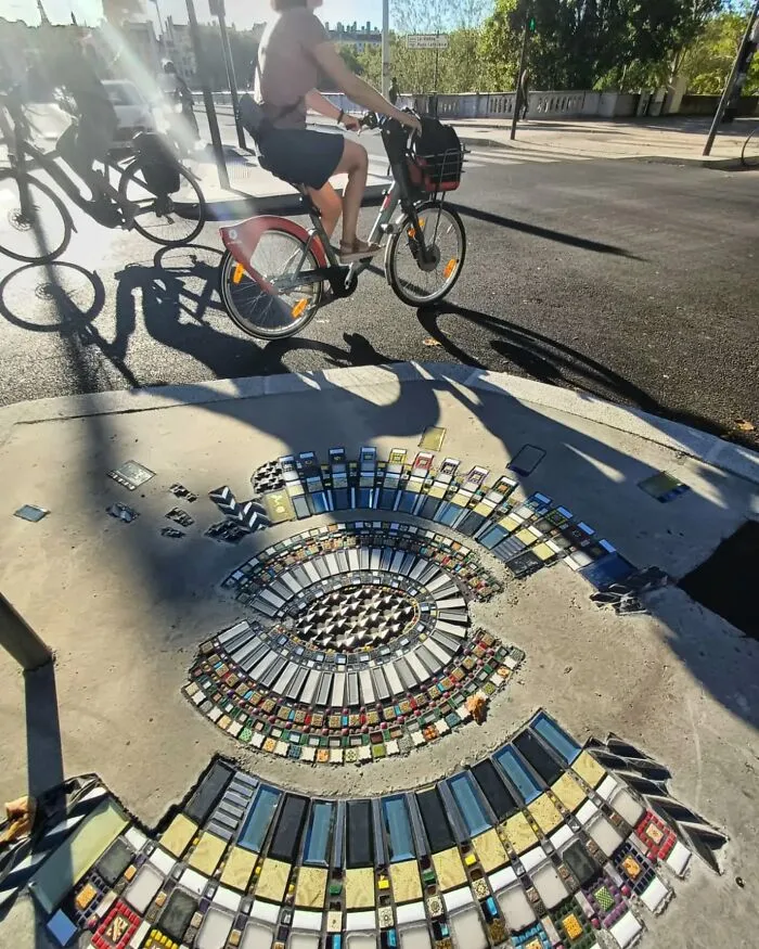 Artist Mends Cracked Sidewalks, Potholes, And Buildings Using Vibrant Mosaics (30 New Pics)