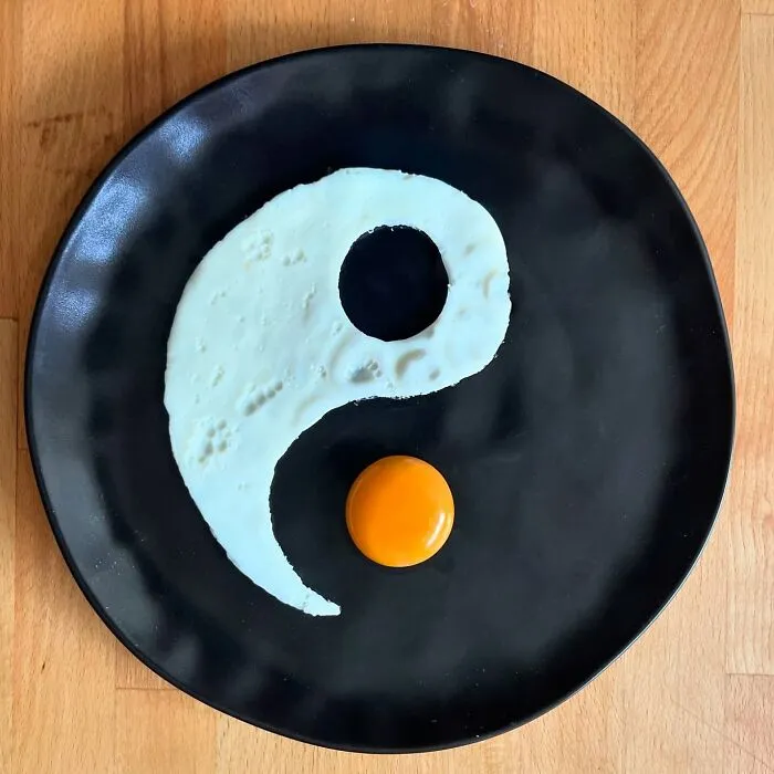50 Creative Ways That This Artist Has Fried His Eggs (New Pics)