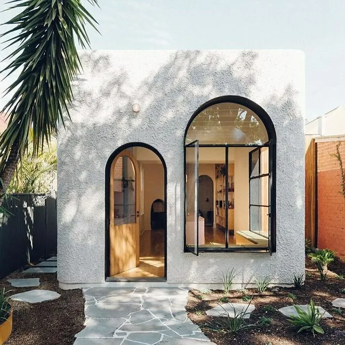 Box Style Plaster Home! This Beautiful Home Is Located In Australia