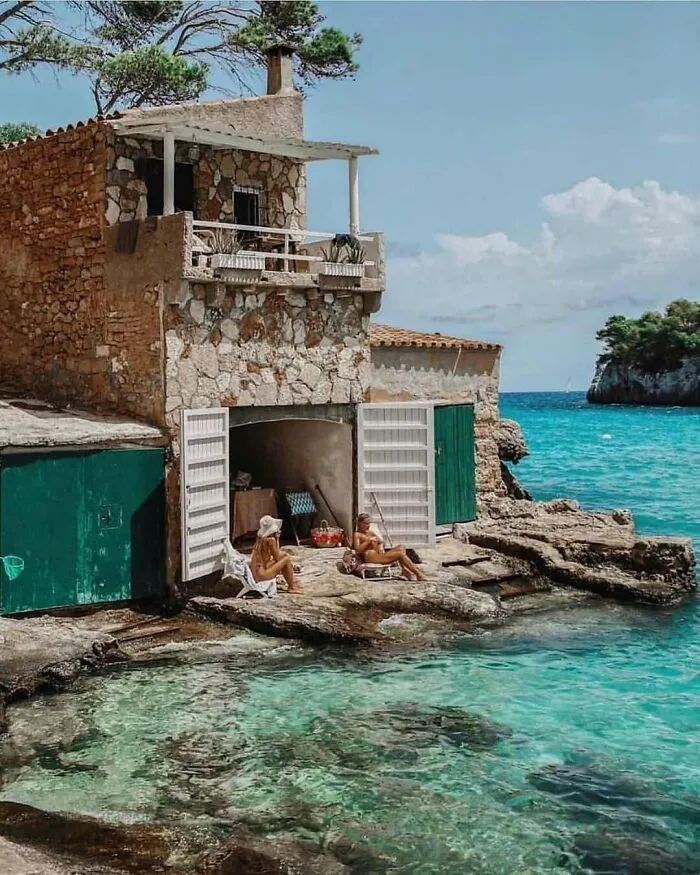 Wouldn’t Mind Spending A Few Nights Here.. Beautiful Spanish Sunshine