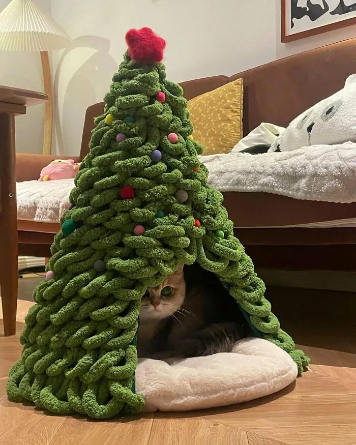 DIY Christmas Tree Cat Nest