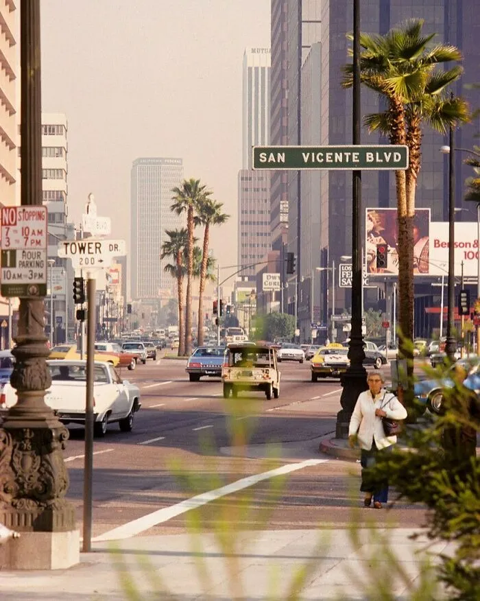 Looking East On Wilshire Towards San Vicente - 1977