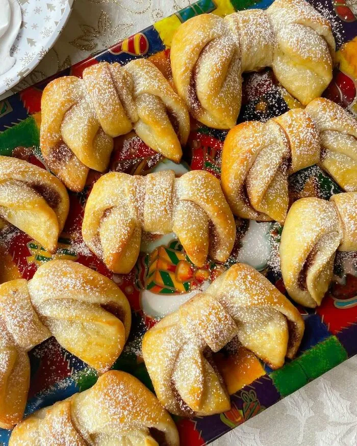 Like Cinnamon Rolls But Prettier And Perfect For Christmas Brunchs