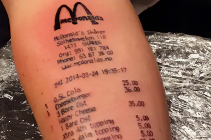 27 Personas que no se dan cuenta de lo horribles que son sus tatuajes (nuevas imágenes)