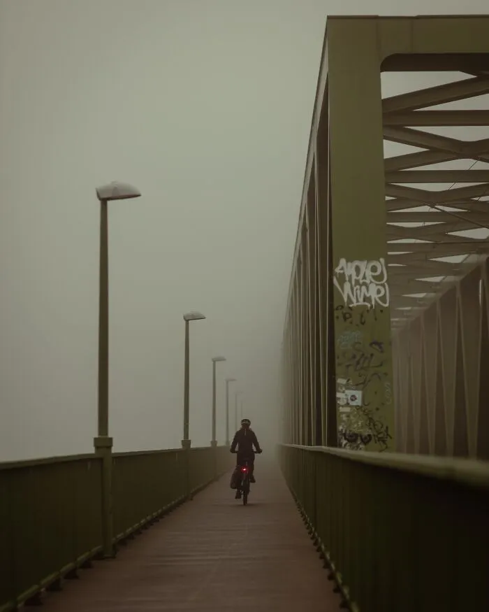 40 Stunning Urban Photos By Jenő Varga That Prove Even The Darkest Places Have Their Own Beauty