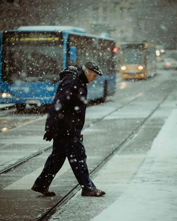 40 Stunning Urban Photos By Jenő Varga That Prove Even The Darkest Places Have Their Own Beauty