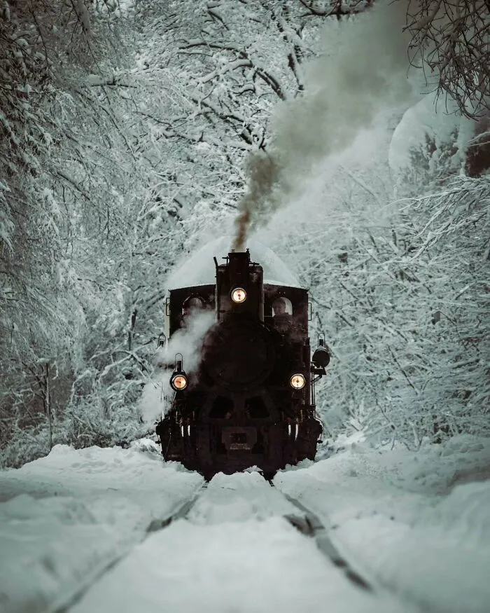 40 Stunning Urban Photos By Jenő Varga That Prove Even The Darkest Places Have Their Own Beauty