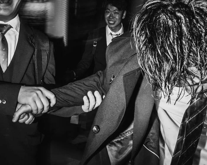 “Tokyo No-No”: 20 Photos Capturing The Struggle Of Relentless Hustle Culture By Ghawam Kouchaki