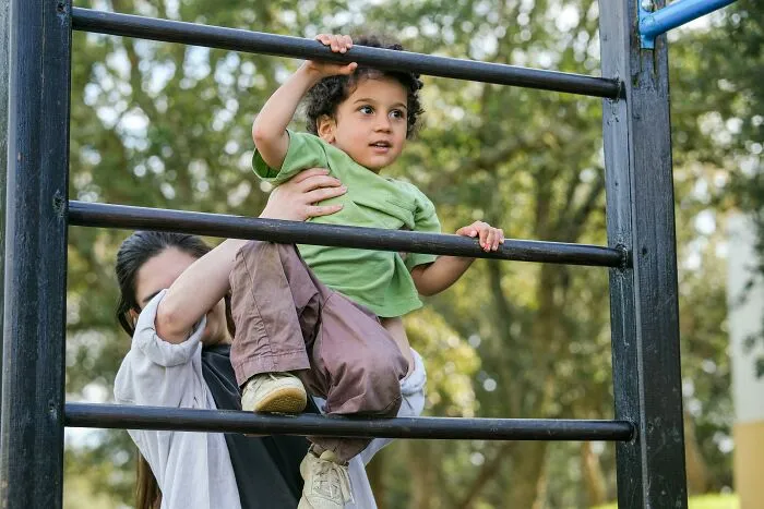 36 Babysitters Share The Moments They Knew Kids Were Not Gonna Have Normal Lives