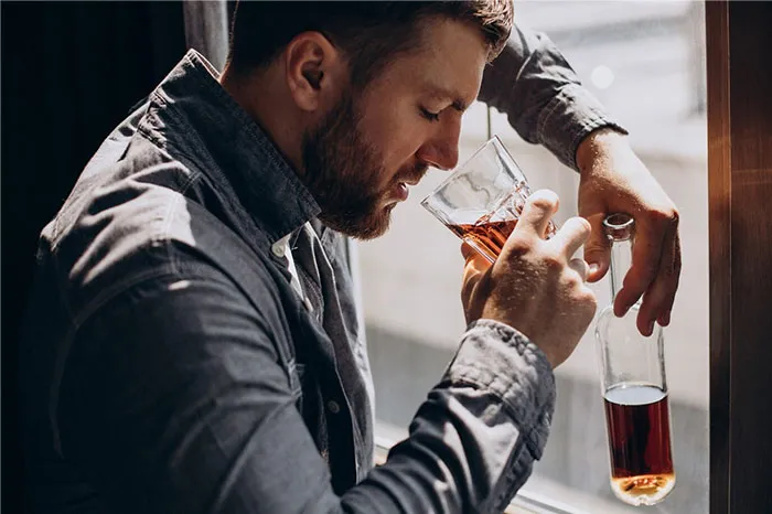 People Look Back On Their 45 Biggest Regrets From Their 20s