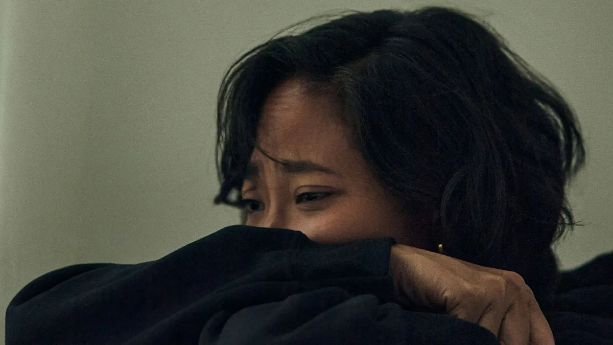 Man’s “Thoughtful” Surprise Blows Up In His Face After Early Reveal Leaves GF In Tears
