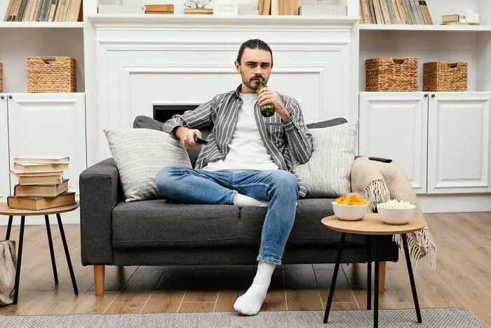 Someone Asked What Weird Habits Partners Hid Before Moving In And 35 Folks Had Some Dirty Secrets
