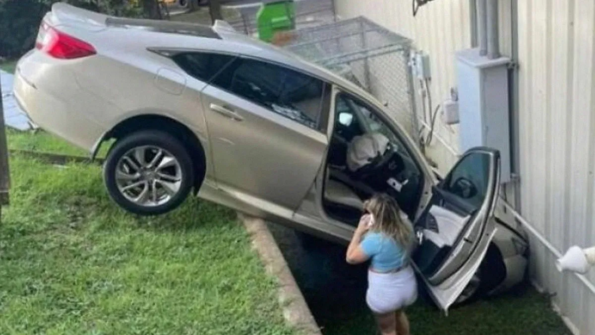30 Pics That Are As Funny As They Are Unhinged