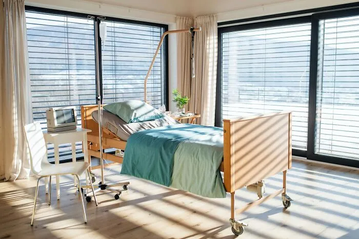 “Doctor Was Surprised I Was Alive”: 30 Incredibly Lucky People That Survived Against All Odds