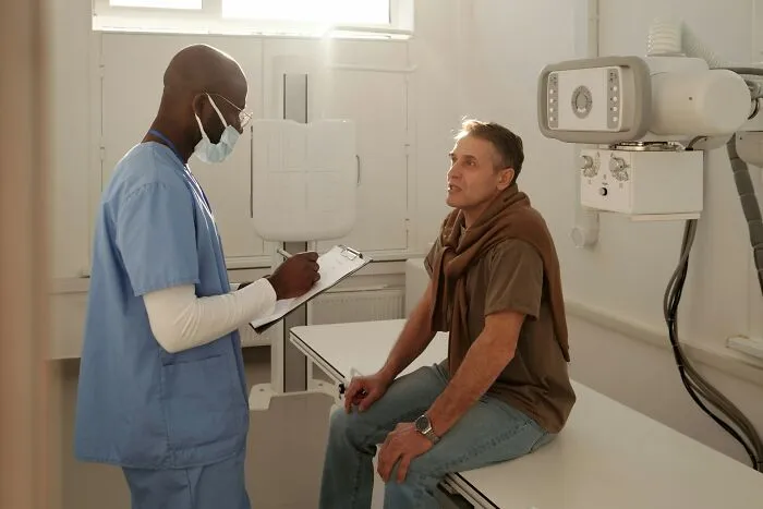 Medical Professionals Debunk 39 Health Myths They Wish You’d Stop Believing