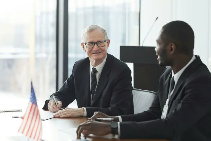 People Reveal 39 Professions That Would Be Dealbreakers In A Potential Partner